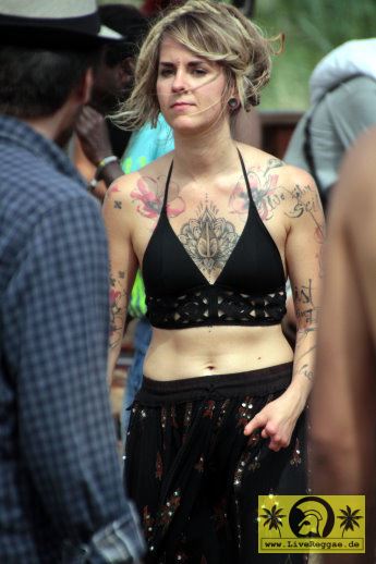 Nadia Eva (Conscious Culture) with Mr. Tom - Roots Plaque Dub Camp - 23. Reggae Jam Festival - Bersenbrueck 30. Juli 2017 (36).JPG